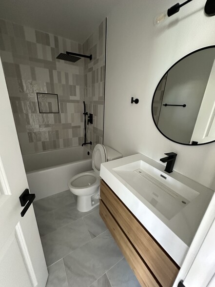 More Photos Of 17372 Dairyview Cir, Huntington Beach Apartments For Sale