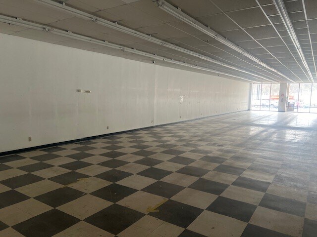 More Photos Of 215 Crossings Mall Rd, Elkview Storefront For Lease