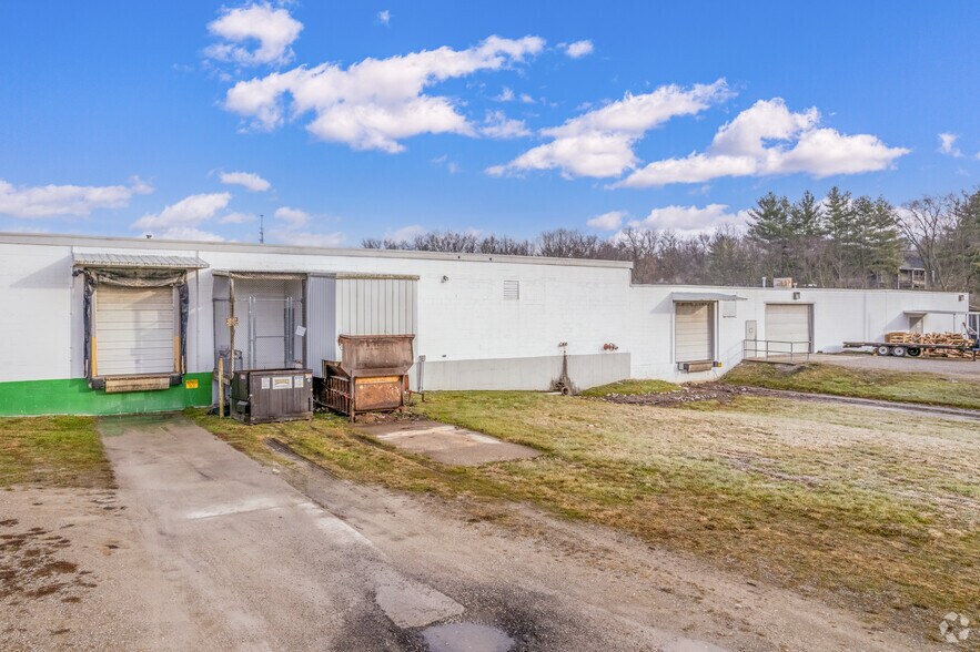 More Photos Of 320 N State St, Harrison Manufacturing For Lease