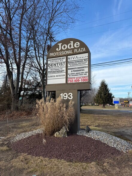 More Photos Of 193 Route 9, Manalapan Township Medical For Lease