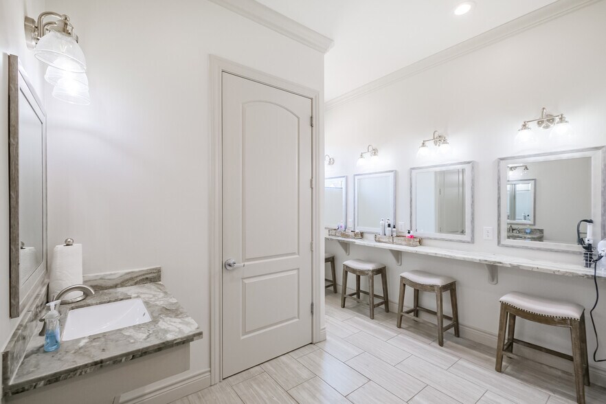 More Photos Of 21733 Provincial Blvd, Katy Loft Creative Space For Sale