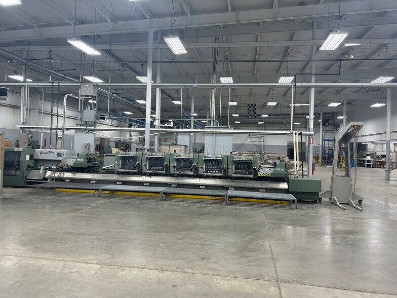 More Photos Of 3340-3350 Main St, Ravenna Light Manufacturing For Sale