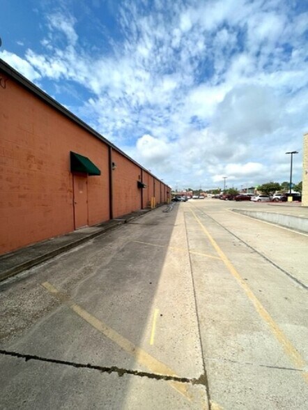 More Photos Of 1821 Avenue of America, Monroe Storefront Retail Office For Lease