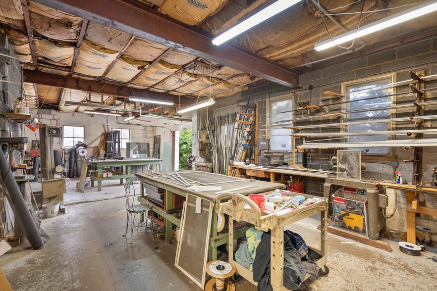More Photos Of 32540 Utica Rd, Fraser Freestanding For Sale
