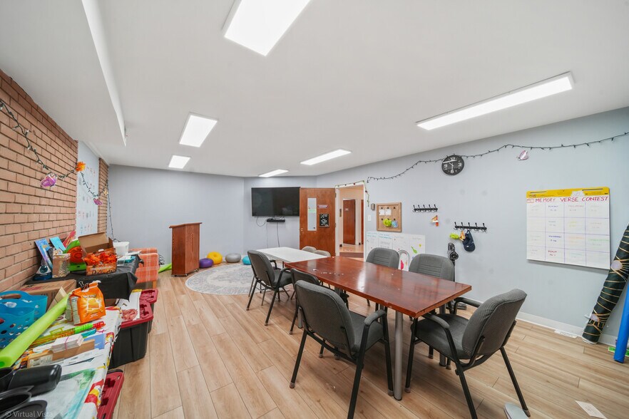 More Photos Of 800 Beau Drive, Des Plaines Religious Facility For Sale