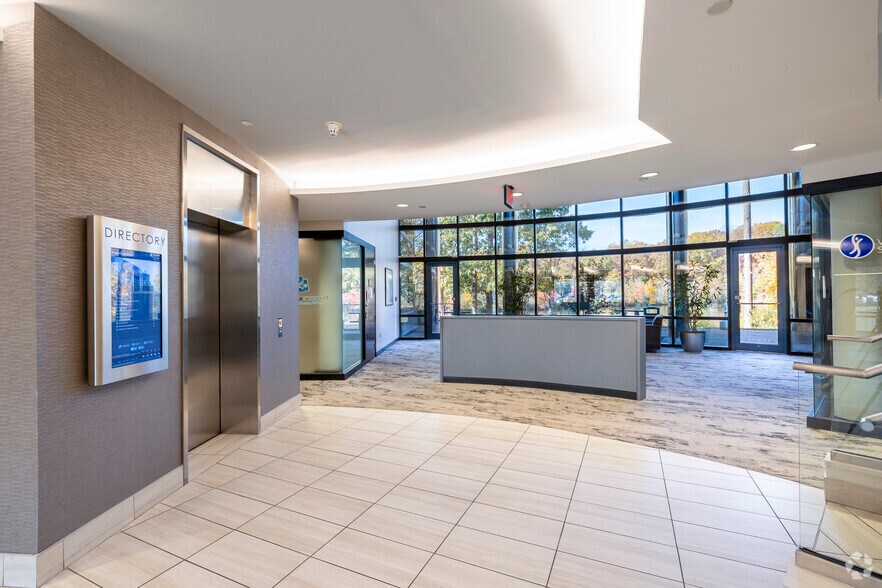 More Photos Of 2820 Waterford Lake Dr, Midlothian Office For Lease