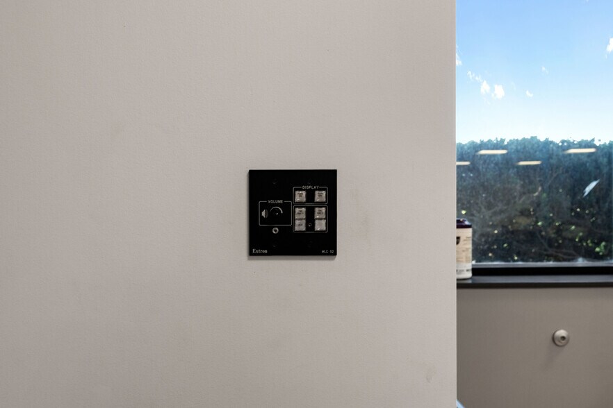 More Photos Of 1403-1405 W 2200 S, Salt Lake City Office For Lease