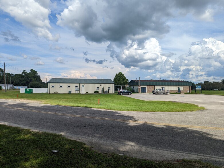 More Photos Of 2608 E Highway 76, Marion General Retail For Sale