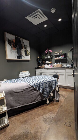 More Photos Of 1815 Eggert Rd, Buffalo Storefront For Lease