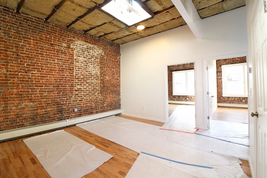More Photos Of 94 School St, Yonkers Storefront Retail Residential For Sale