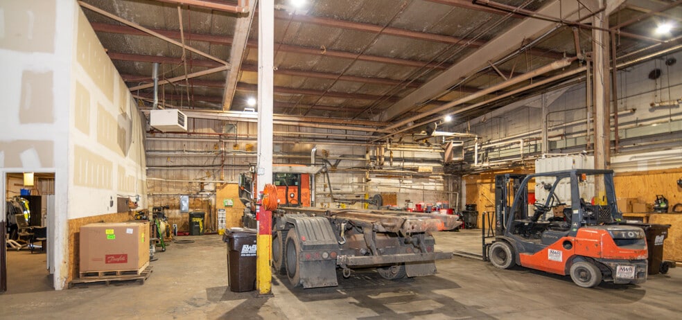 More Photos Of 2001 Windsor Ave, Baltimore Warehouse For Lease