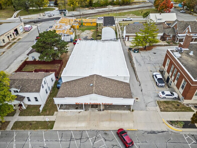More Photos Of 215 W Franklin St, Delphi Flex For Sale