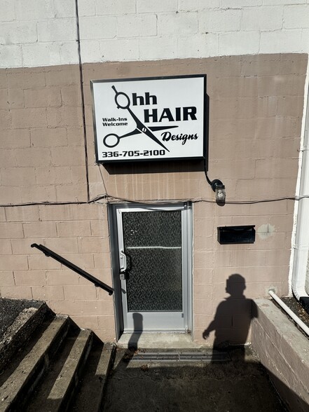 More Photos Of 1622 S Hawthorne Rd, Winston-Salem Freestanding For Lease