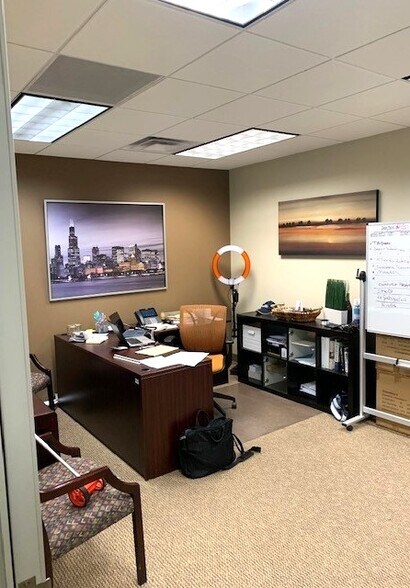 More Photos Of 2633 E Indian School Rd, Phoenix Office For Sale