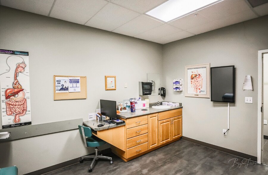 More Photos Of 368 E Riverside Dr, St George Medical For Sale