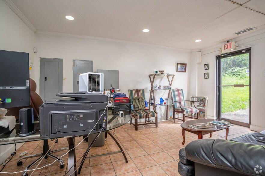 More Photos Of 740 Veterans Memorial Hwy SE, Mableton Warehouse For Sale