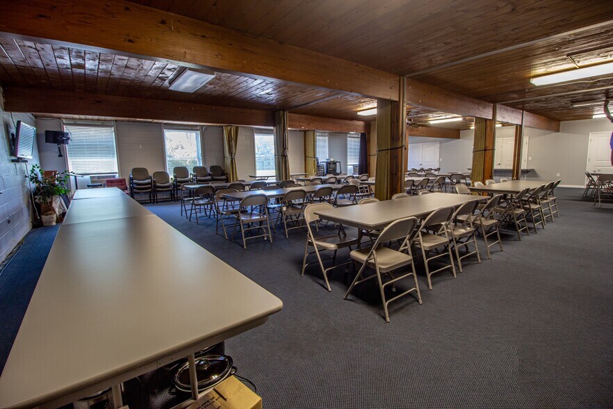 More Photos Of 23696 Northline Rd, Taylor Religious Facility For Sale