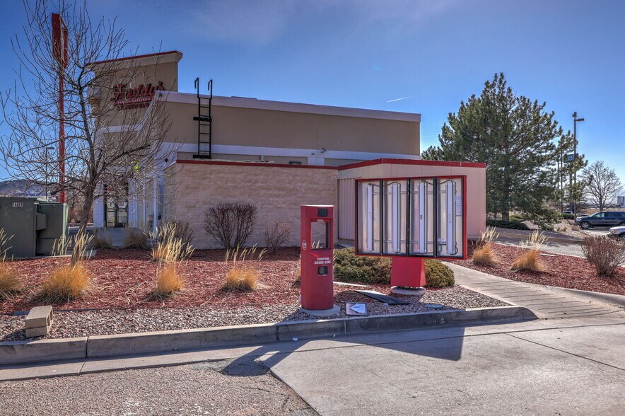 More Photos Of 511 Garden of the Gods Rd, Colorado Springs Fast Food For Sale
