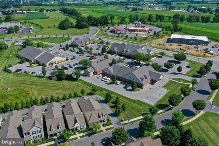 More Photos Of 300 Historic Dr, Strasburg General Retail For Sale