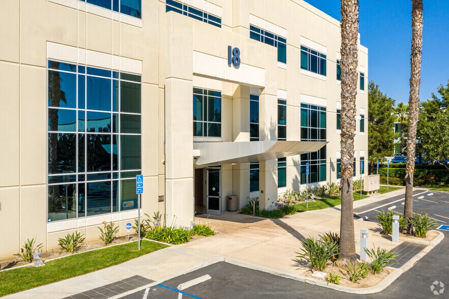 More Photos Of 18 Endeavor, Irvine Medical For Lease