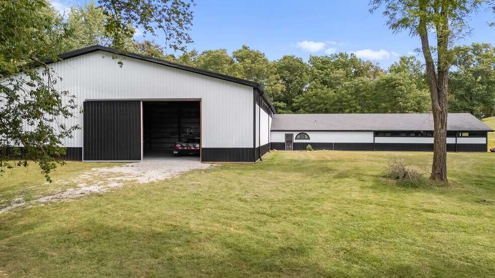 More Photos Of 1901 Moffet Rd, Saint Joseph Specialty For Sale