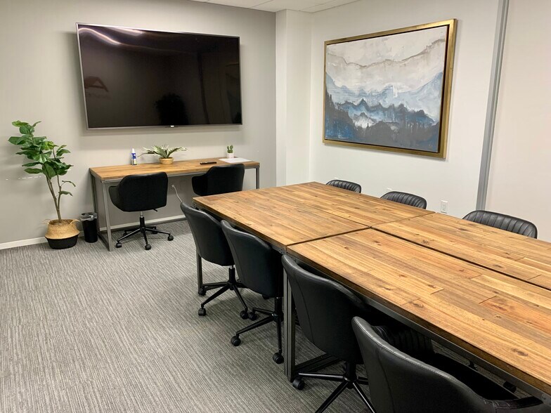 More Photos Of 3200 Southwest Fwy, Houston Office For Lease