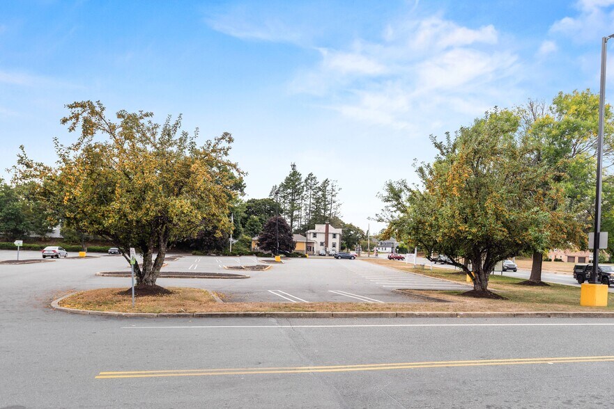 More Photos Of 595 Smithfield Rd, North Smithfield Land For Lease