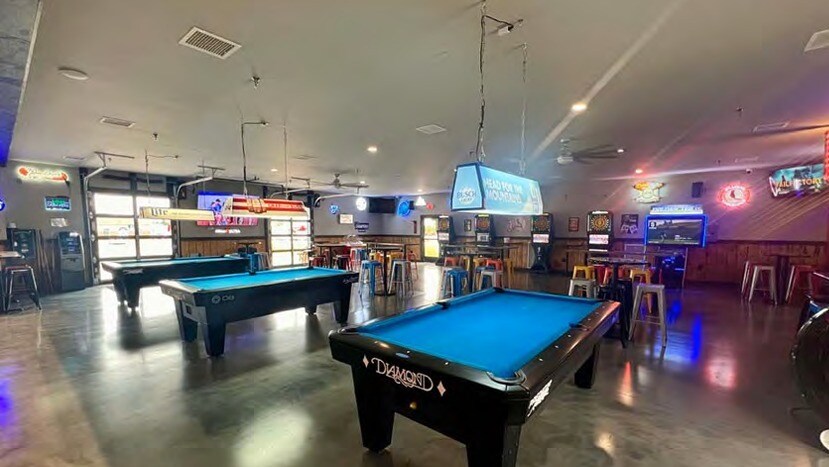 More Photos Of 1324 Jamie Ln, Waterloo Restaurant For Sale