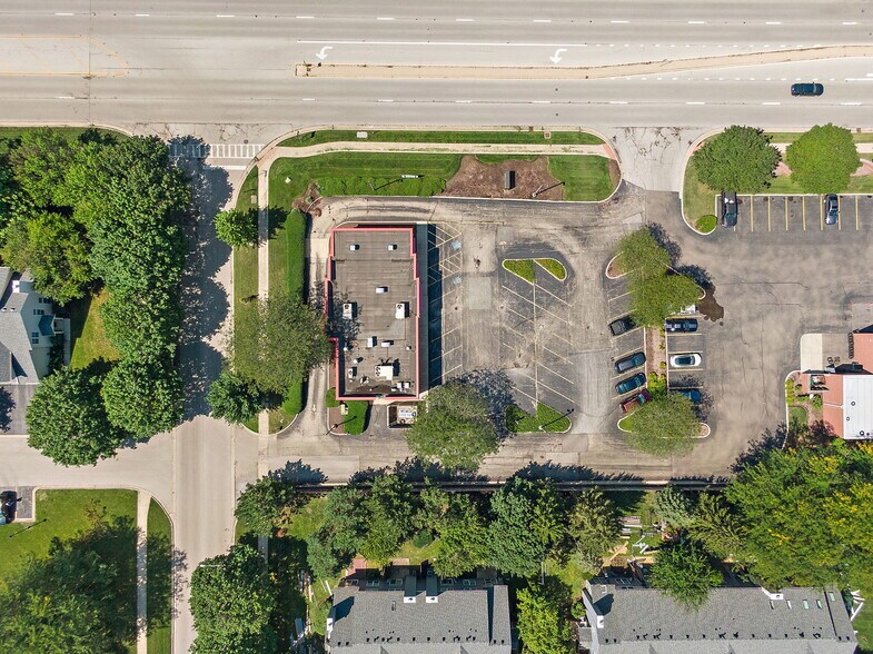 More Photos Of 240 Douglas Rd, Oswego Fast Food For Lease