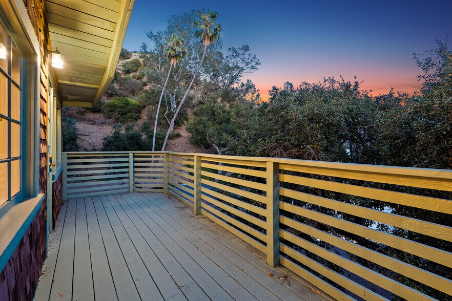 More Photos Of 2024 Laurel Canyon Blvd, Los Angeles Multifamily For Sale