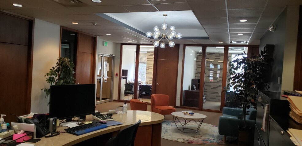 More Photos Of 115 S Court St, Crown Point Coworking Space