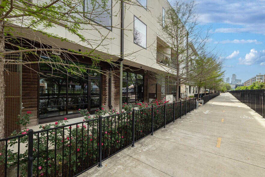 More Photos Of 1800 E 4th St, Austin Multifamily For Sale