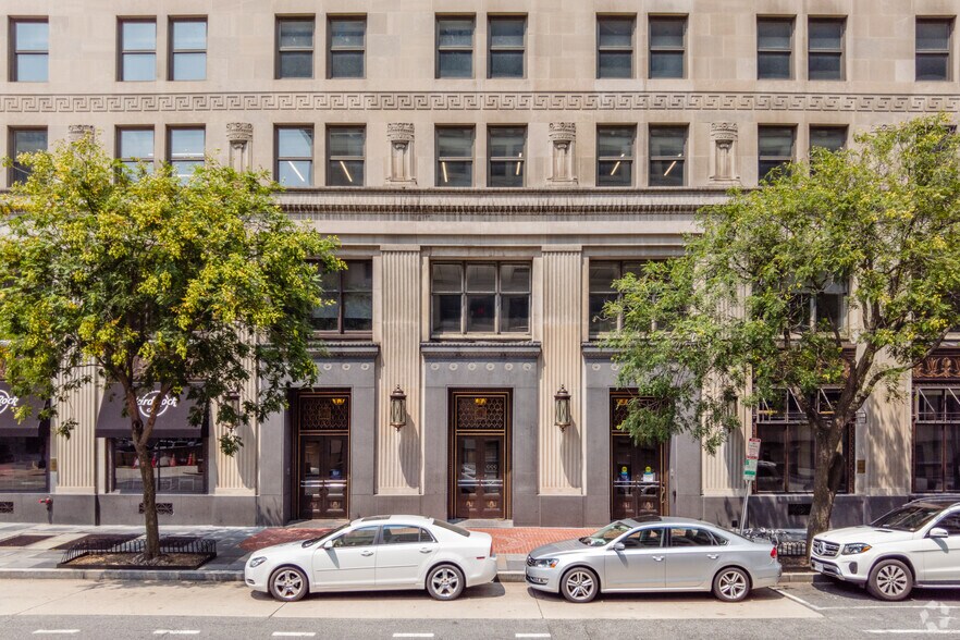More Photos Of 999 E St NW, Washington Office For Lease