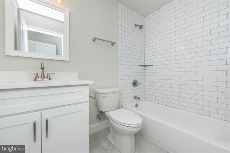 More Photos Of 400 N Patterson Park Ave, Baltimore Flex For Sale