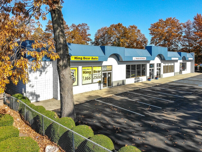 More Photos Of 805-815 Middle Country Rd, Saint James Storefront For Lease