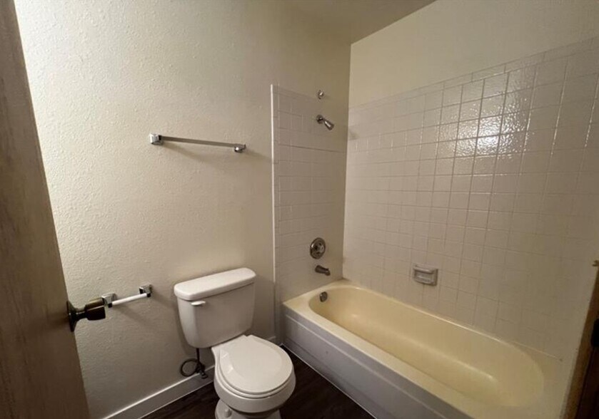 More Photos Of 855 Del Rey Dr, Boulder City Apartments For Sale