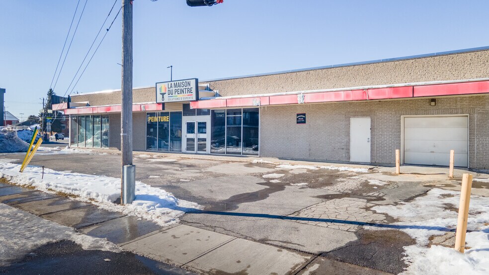 More Photos Of 2203 Ch De Chambly, Longueuil Storefront For Sale