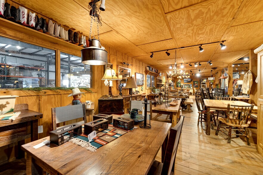 More Photos Of 25 Setser Branch Rd, Franklin Storefront For Sale