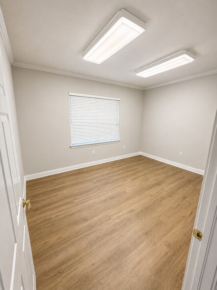 More Photos Of 8883 Perimeter Park Blvd, Jacksonville Medical For Lease
