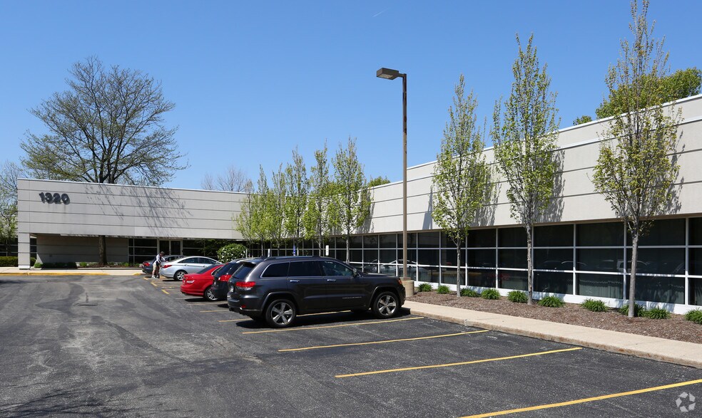 More Photos Of 1320 Tower Rd, Schaumburg Coworking Space