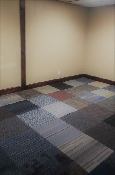 More Photos Of 2227 Godby Rd, Atlanta Office For Lease