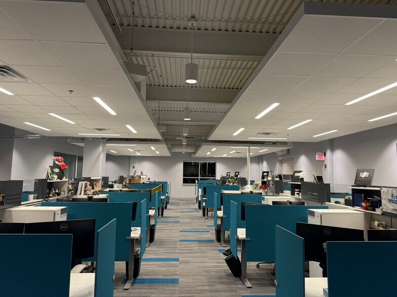 More Photos Of 3253 E Chestnut Expy, Springfield Office For Lease