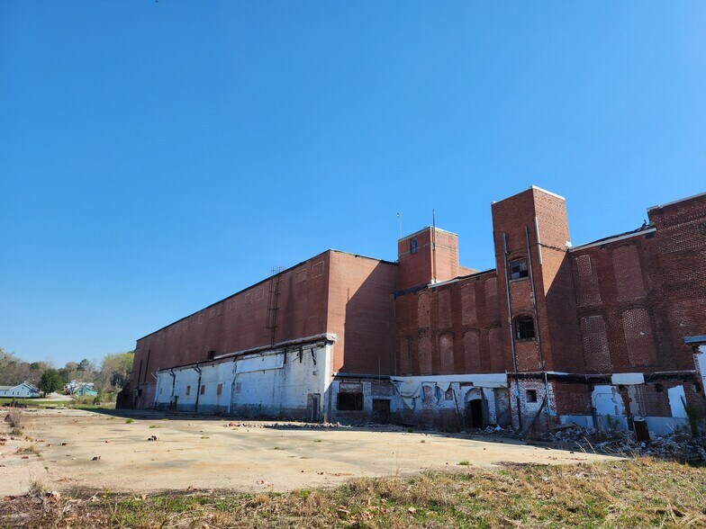 More Photos Of 20th AVE, Valley Light Manufacturing For Sale