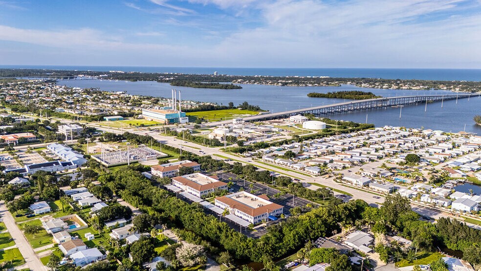More Photos Of 1555 Indian River Blvd, Vero Beach Medical For Lease