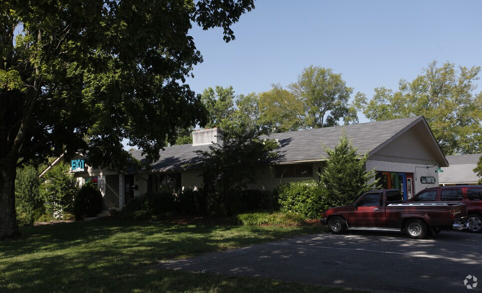 More Photos Of 5075 Columbia Pike, Spring Hill Unknown For Lease