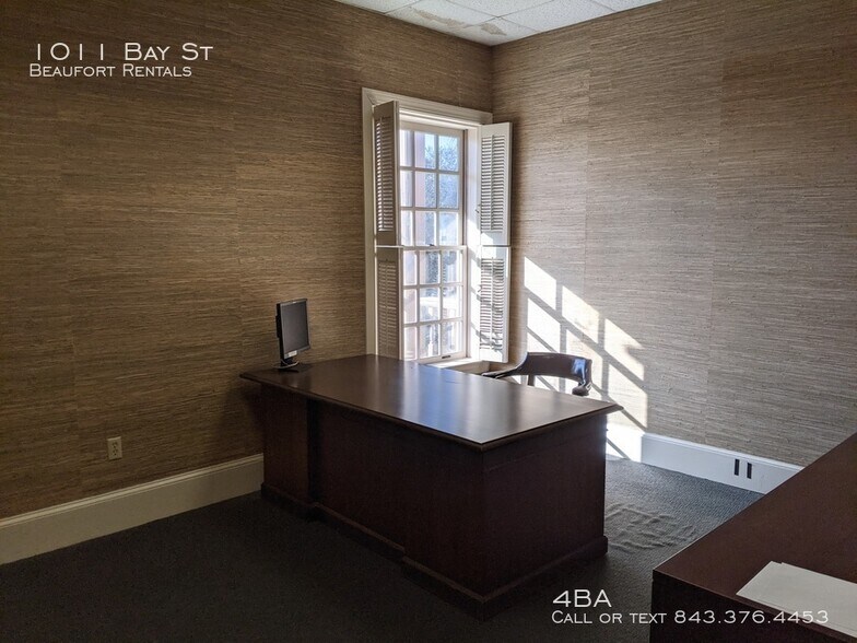 More Photos Of 1011 Bay St, Beaufort Office For Lease