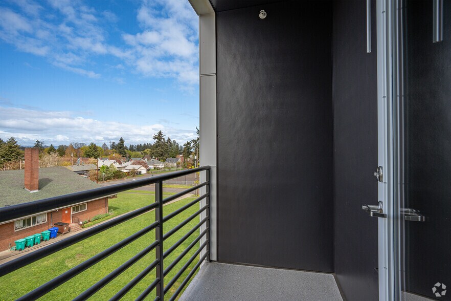 More Photos Of 2171 N Rosa Parks Way, Portland Apartments For Sale