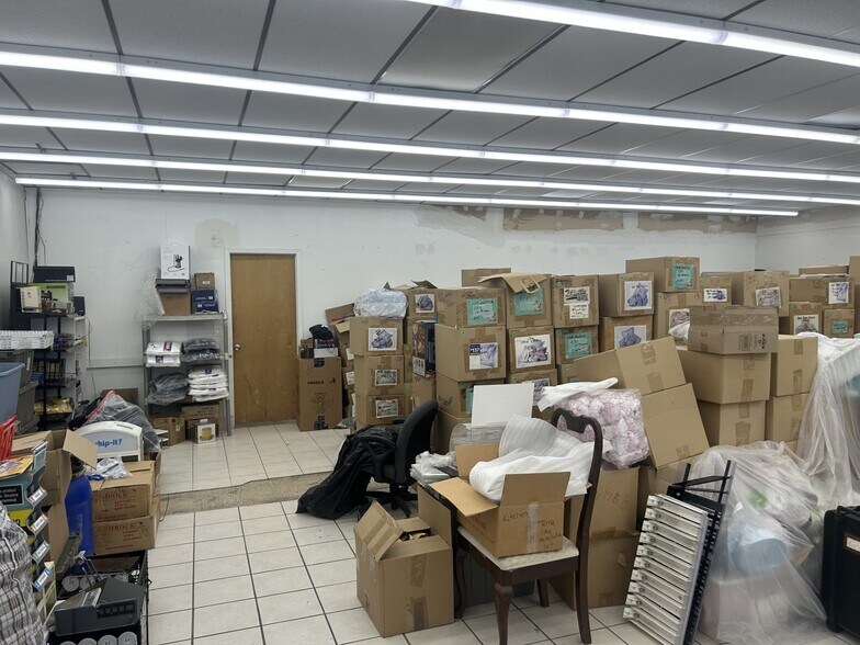 More Photos Of 310 W Union Ave, Bound Brook Convenience Store For Lease