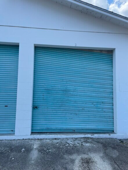 More Photos Of 820 Carswell Ave, Daytona Beach Self Storage For Sale