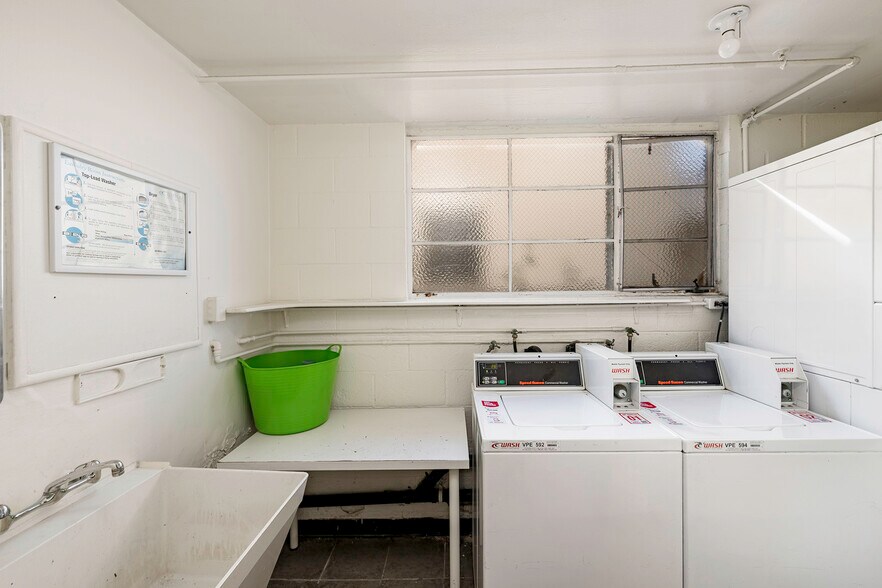 More Photos Of 222 Granada Ave, Long Beach Apartments For Sale